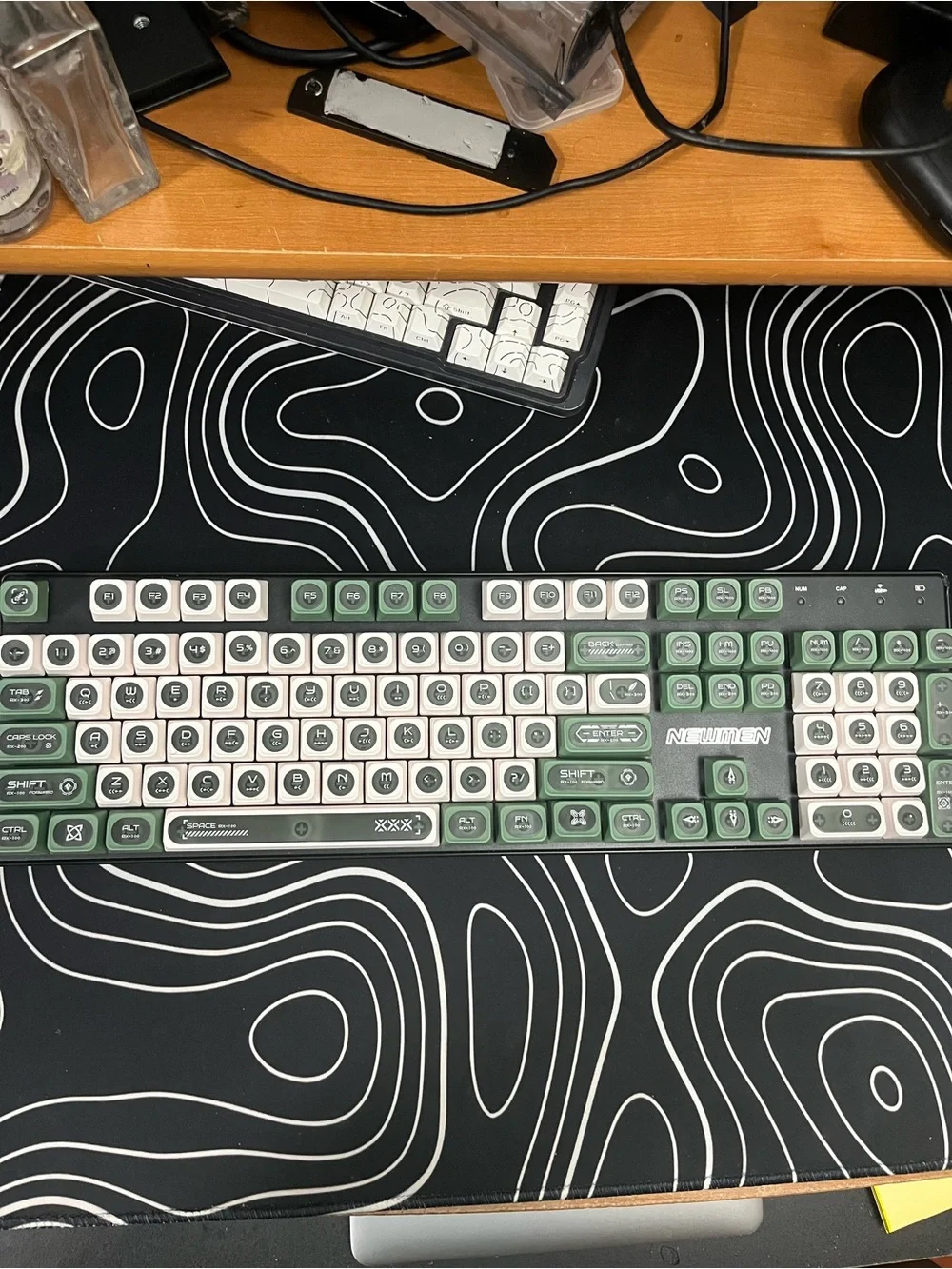 Jurassic Park Themed Full-Size RGB Wireless/Wired Keyboard Brown Switches